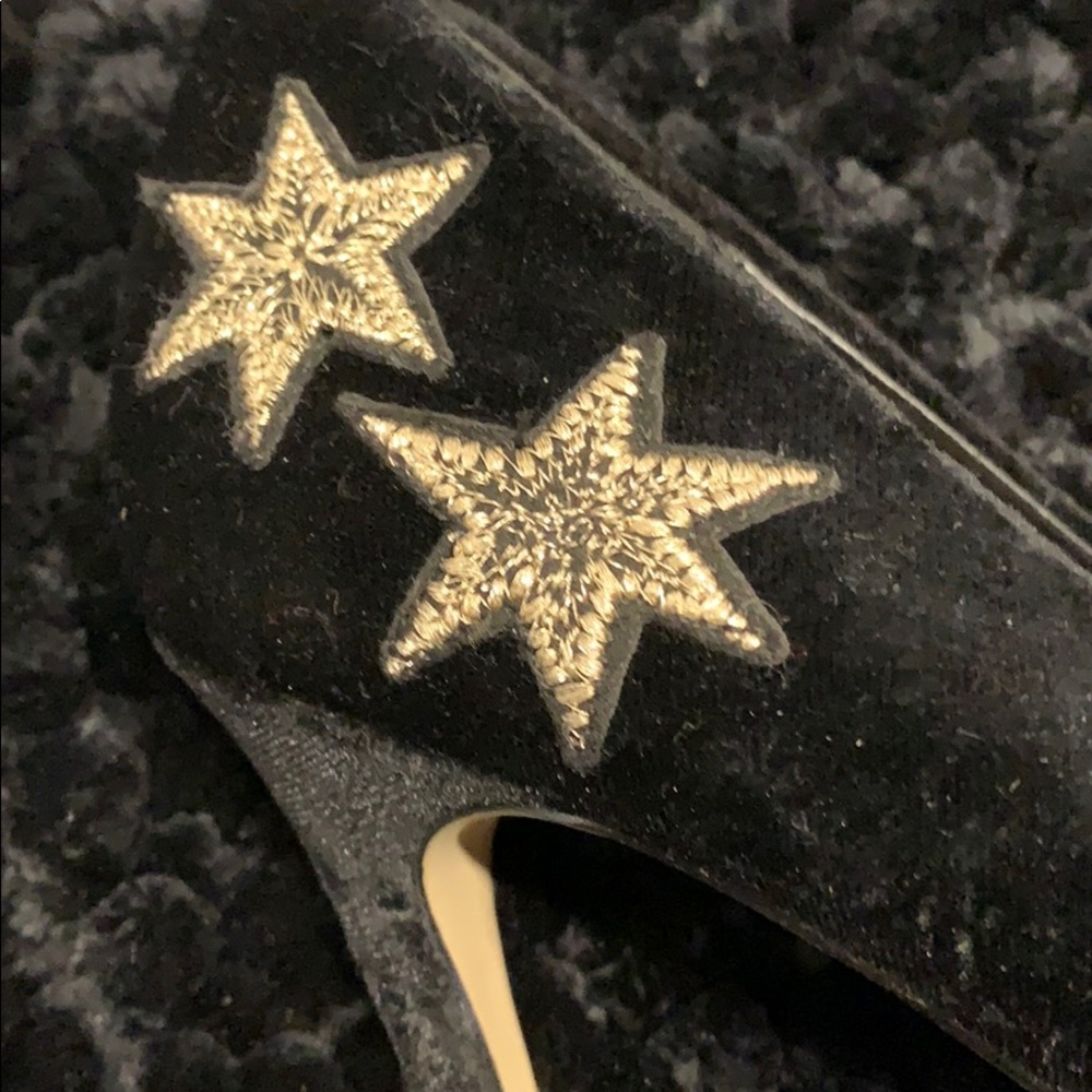 Heels - Picture 2 of 3